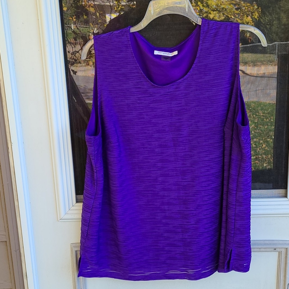 People sleeveless  blouse